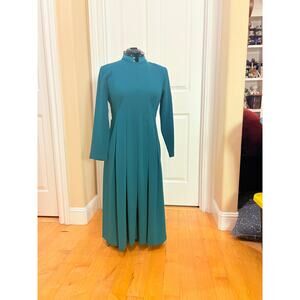 Vintage Orvis Women's Size 8 Petite Mid-Length A-Line Dress in Emerald Green